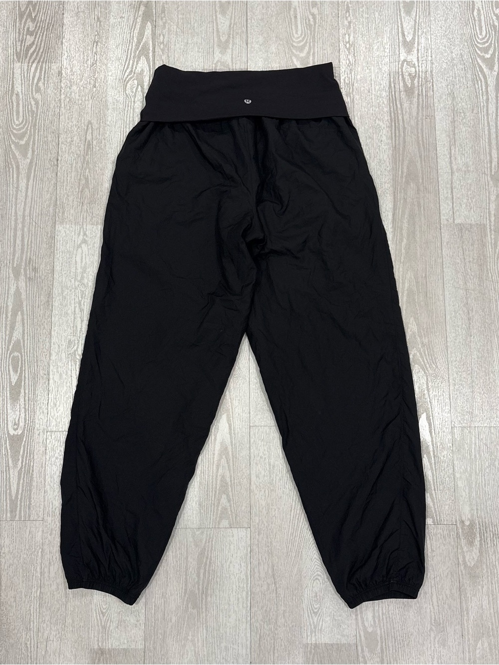 Lululemon Light Surge High-Rise Pant (Black) size S